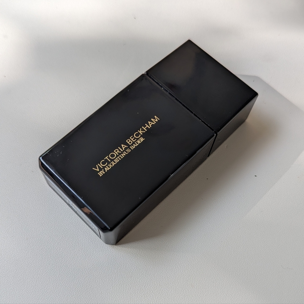 Victoria Beckham Augustinus Bader The Foundation Drops – Shades 3 and 4